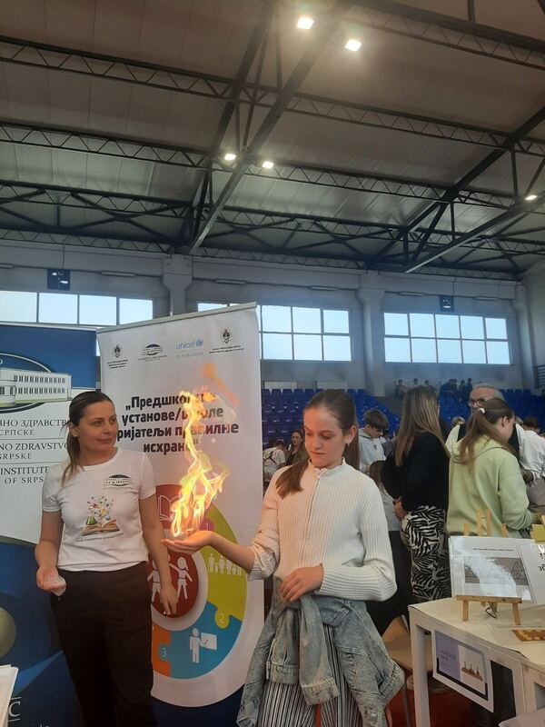 3 u enici vii 1 na festivalu naukeviber slika 2025 05 15 16 34 07 660 orig