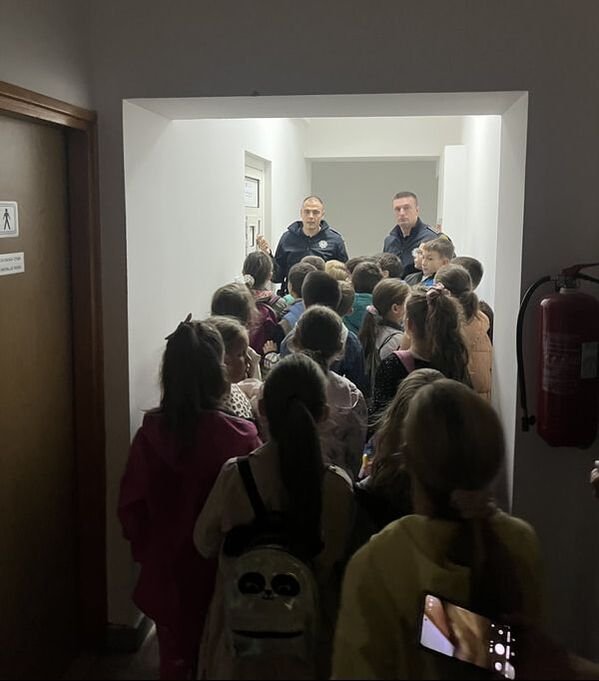 3posjeta iii3 osnovnom sudu i sudskoj policijiimg 8080