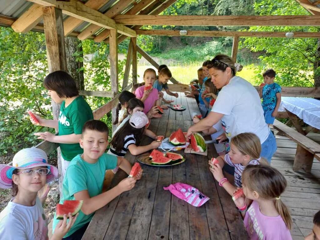 4u enike iii6 na izletistudubokaugostila porodica u enice helene ko i viber slika 2025 06 09 19 08 06 334 orig 1024x768