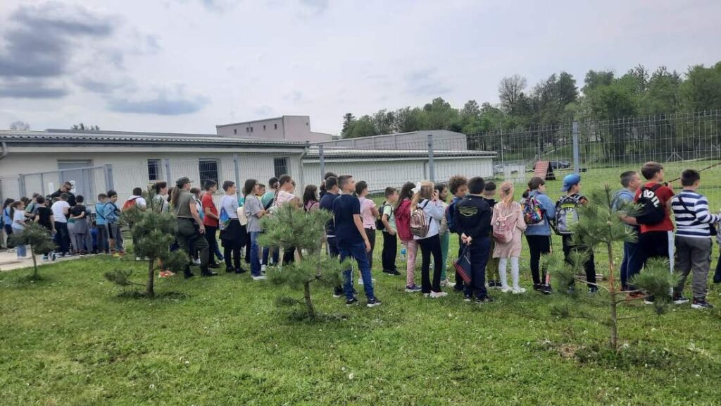 naslov2 1nau enic1i iii2 iii8 i v6 posjetili su centar za obuku ministarstva unutra njih poslova republike srpske u zalu anima orig 1024x576