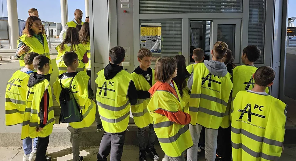 p6sfy91qfj V2uposjetiautoputevima54323442