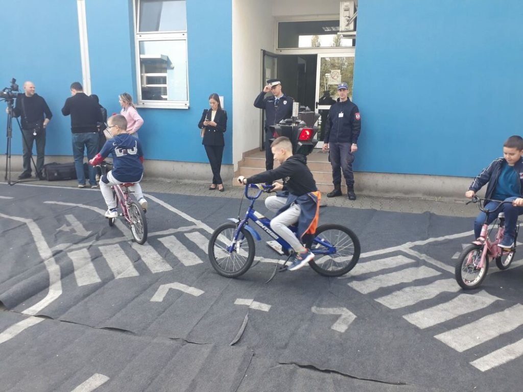u enici iv8 posjetili upravu za policijsku obuku povodom dana otvorenih vrata5 orig 1024x768