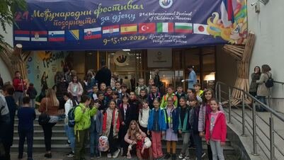 ucenici iv1 su 10 10 2022 posjetili medjunarodni festival pozorista za djecu4 orig